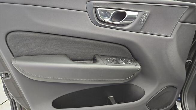 Volvo XC 60 B4 B Momentum Pro aut ! Z Polskiego Salonu ! Faktura VAT !