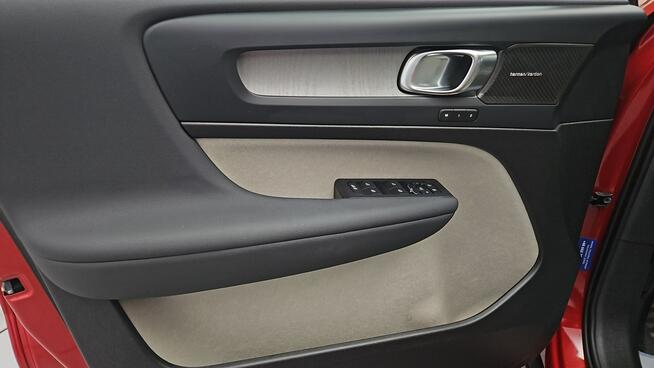 Volvo XC 40 B3 Plus Dark aut ! Z Polskiego Salonu ! Faktura VAT !
