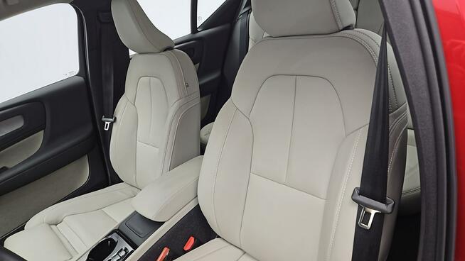 Volvo XC 40 B3 Plus Dark aut ! Z Polskiego Salonu ! Faktura VAT !