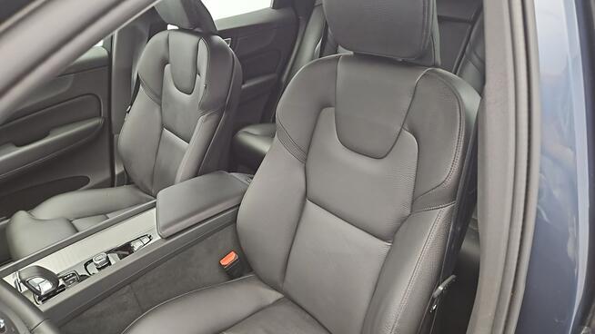 Volvo XC 60 B4 D AWD Plus Dark aut ! Z Polskiego Salonu ! Faktura VAT !