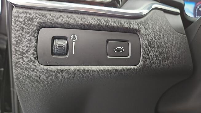Volvo XC 60 D4 Momentum Pro aut ! Z Polskiego Salonu ! Faktura VAT !