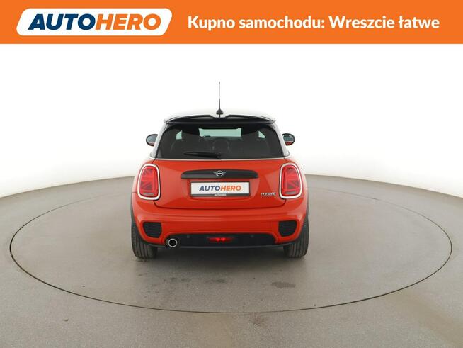 John Cooper Works Aerodynamic Kit full LED skóra navi klima auto