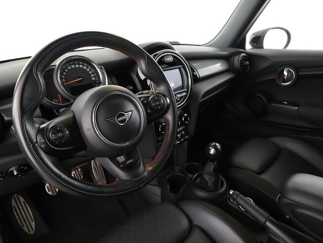 John Cooper Works Aerodynamic Kit full LED skóra navi klima auto