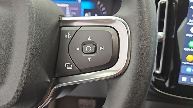 Volvo XC 40 B3 Plus Dark aut ! Z Polskiego Salonu ! Faktura VAT !