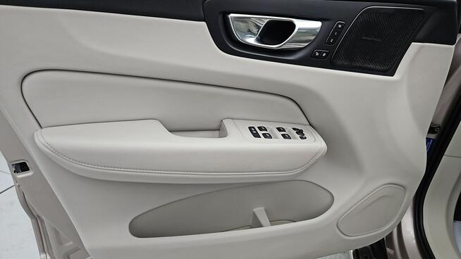 Volvo XC 60 B4 D AWD Plus Bright aut ! Z Polskiego Salonu ! Faktura VAT !