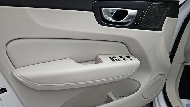 Volvo XC 60 B4 D AWD Plus Dark aut ! Z Polskiego Salonu ! Faktura VAT !