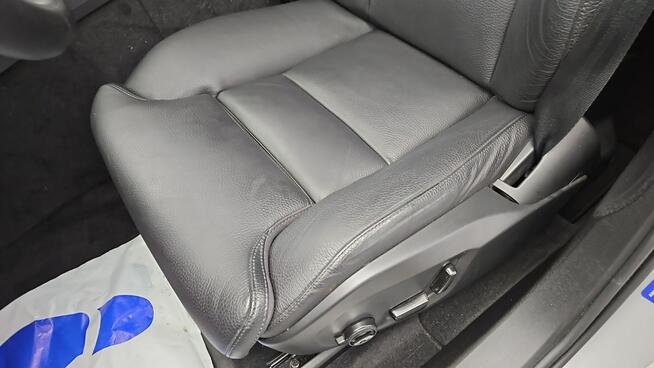 Volvo XC 60 B4 D AWD Plus Dark aut ! Z Polskiego Salonu ! Faktura VAT !