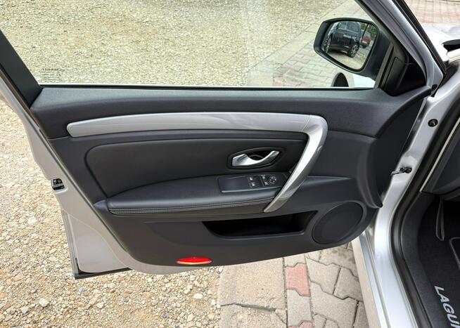 Renault Laguna 2,0i 140ps*Bezwypadkowy*Klimatronik*Półskóra*PDC*Zadbany*WZOROWY-STAN!