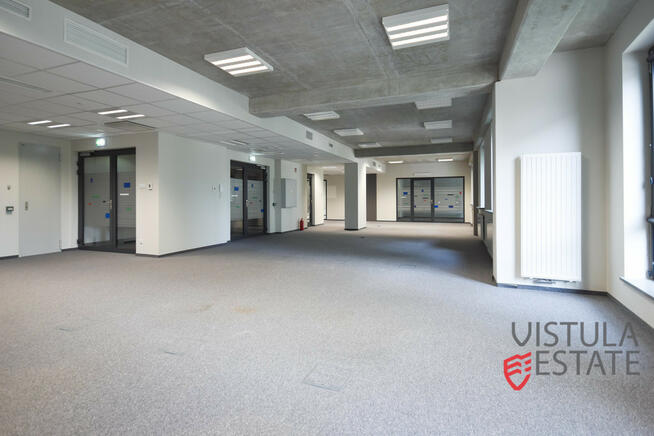 Lokal na pierwszym piętrze biurowca 310 m2
