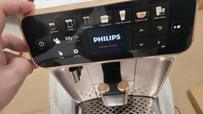 Ekspres PHILIPS LatteGo 5400 serie