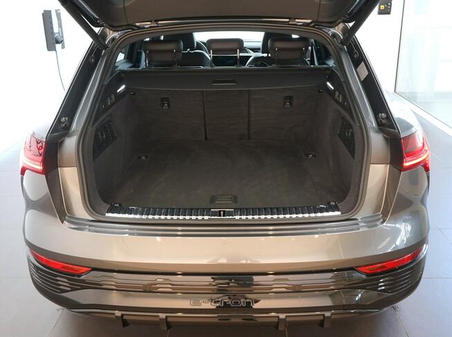 Audi Q8 e-tron 55 408KM Sline MatrixLED ACC Kamery360 Dociągi Pneumatyka