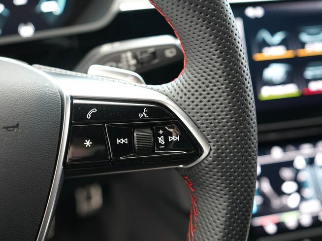 Audi Q8 e-tron 55 408KM Sline MatrixLED ACC Kamery360 Dociągi Pneumatyka