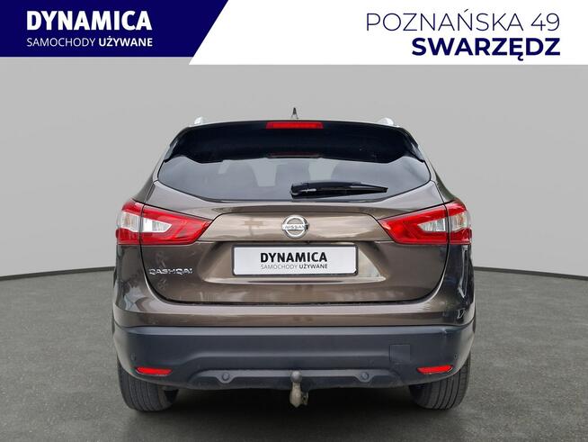 Nissan Qashqai 1.6d 130KM M6 2016 r., HAK, nawigacja, podgrzewana przednia szyba