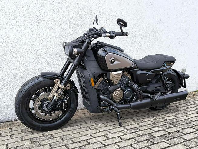 QJMOTOR SRV 600V QJMOTOR SRV600 68KM V4 ABS 2026 + Pakiety korzyści - wybierz co lubisz