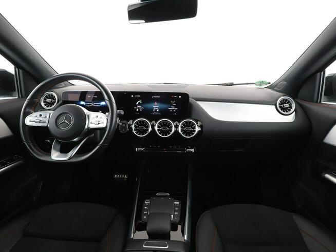 Mercedes GLA 200 FV23% automat skóra/alcantara full LED navi kamery grzane fotele