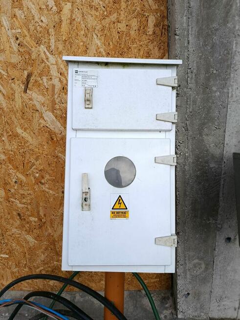 skrzynka elektryczna budowlana prąd budowlany