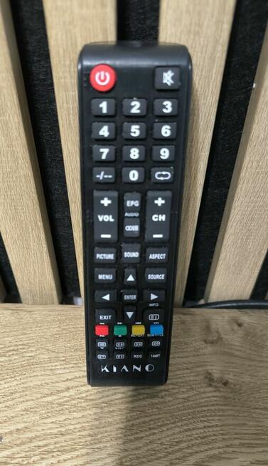 19 Cali Telewizor 230V /12V Led DVB-T2 Hevc + Upominek + Hd