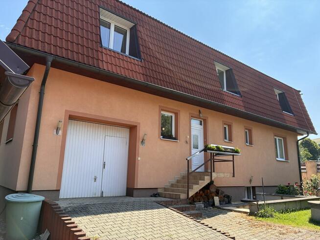 Dom z potencjałem biznesowym blisko Polski – 2 mieszkania, w