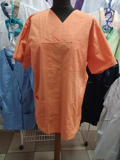 Bluzy medyczne używane