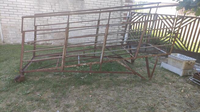 Rampa pochylnia najazd dla zwierząt hodowlanych koni, byków