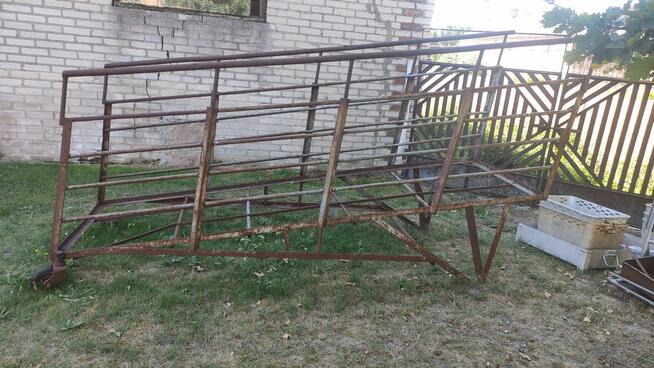 Rampa pochylnia najazd dla zwierząt hodowlanych koni, byków