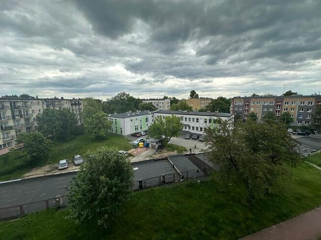 Gwiezdna 10, Tysiąclecie, słoneczna kawalerka