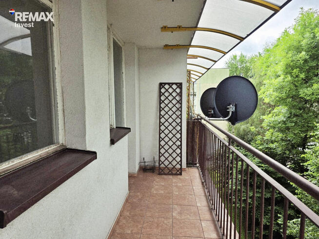 Balkon, zieleń i centrum miasta