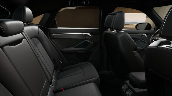 Audi Q3 S Line_LED_Kamera_PółSkóry_El.Fotel_Asystenci_CarPlay_20"_Ambiebte_FV