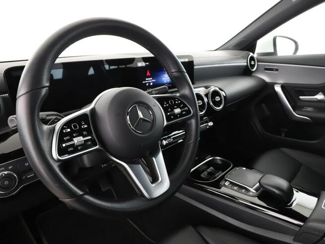 Mercedes CLA 250 PHEV full LED automat skóra navi grzane fotele kamery