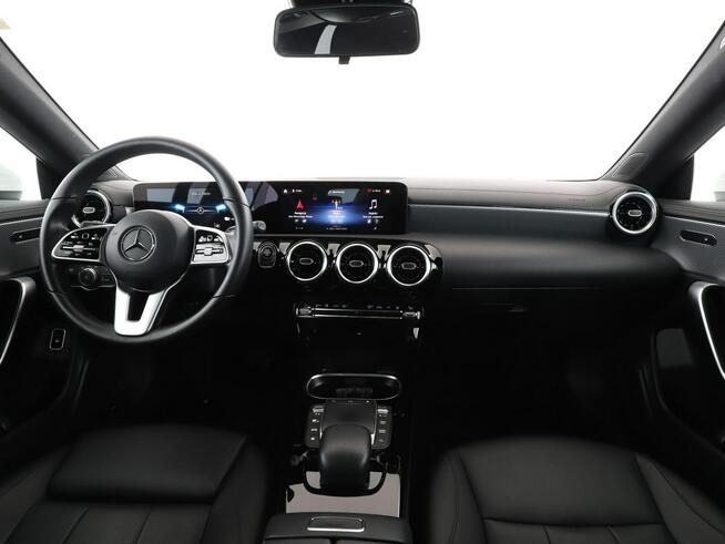 Mercedes CLA 250 PHEV full LED automat skóra navi grzane fotele kamery
