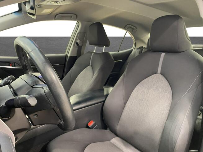 Toyota Camry 2.5 Hybrid Comfort CVT Sedan