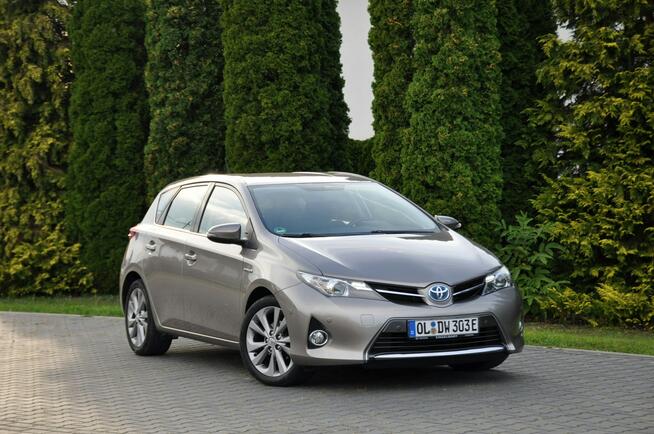 Toyota Auris 1.8Hybrid(136KM)*Led*Navi*Kamera*Klimatronik*2xPDC*Welur*IWł*Alu17"ASO