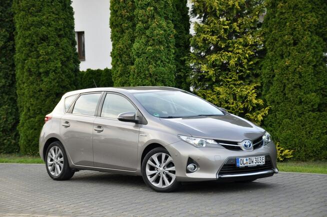 Toyota Auris 1.8Hybrid(136KM)*Led*Navi*Kamera*Klimatronik*2xPDC*Welur*IWł*Alu17"ASO