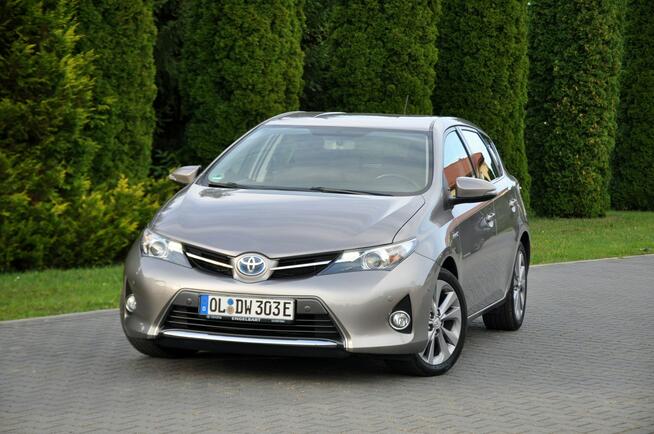 Toyota Auris 1.8Hybrid(136KM)*Led*Navi*Kamera*Klimatronik*2xPDC*Welur*IWł*Alu17"ASO