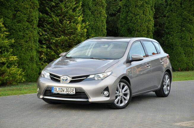 Toyota Auris 1.8Hybrid(136KM)*Led*Navi*Kamera*Klimatronik*2xPDC*Welur*IWł*Alu17"ASO