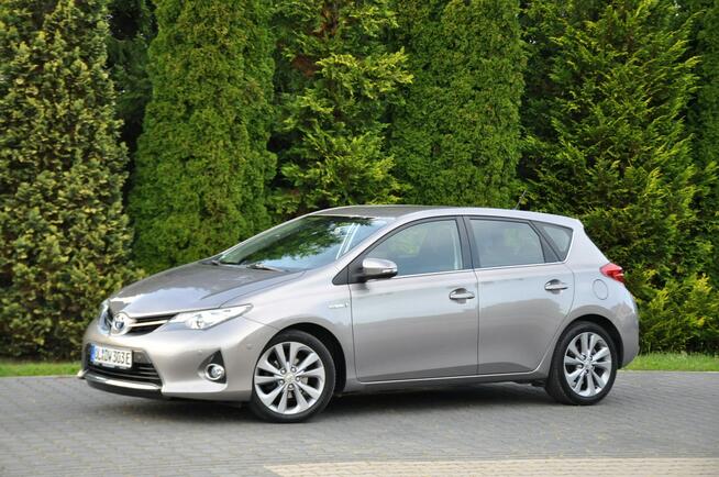 Toyota Auris 1.8Hybrid(136KM)*Led*Navi*Kamera*Klimatronik*2xPDC*Welur*IWł*Alu17"ASO