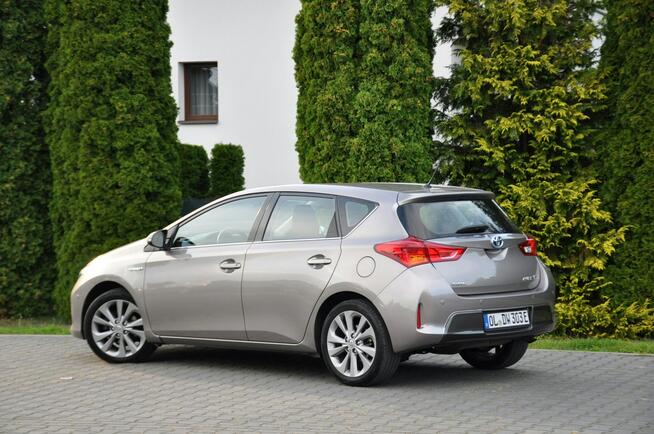 Toyota Auris 1.8Hybrid(136KM)*Led*Navi*Kamera*Klimatronik*2xPDC*Welur*IWł*Alu17"ASO