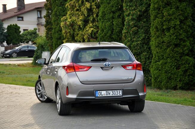 Toyota Auris 1.8Hybrid(136KM)*Led*Navi*Kamera*Klimatronik*2xPDC*Welur*IWł*Alu17"ASO