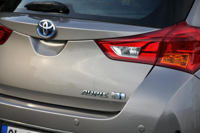 Toyota Auris 1.8Hybrid(136KM)*Led*Navi*Kamera*Klimatronik*2xPDC*Welur*IWł*Alu17"ASO