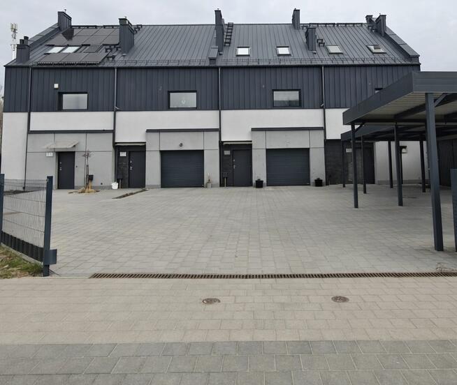 7 pokoi, 2 łazienki+wc, garaż, ogródek, 3 piętra