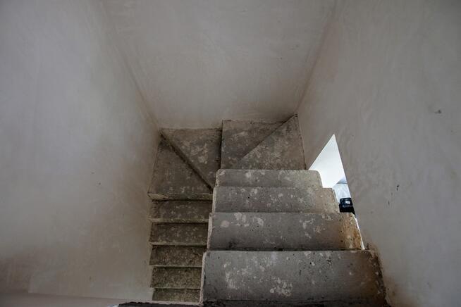 dwupoziomowy apartament w stanie deweloperskim
