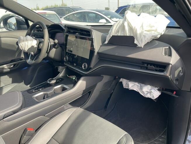 Prestige 300E Skóra Kamera Podgrzewanie 77kWh
