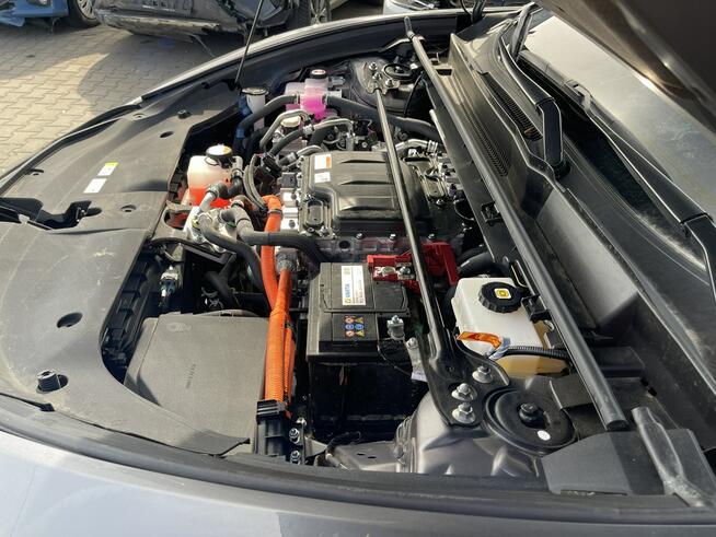 Prestige 300E Skóra Kamera Podgrzewanie 77kWh