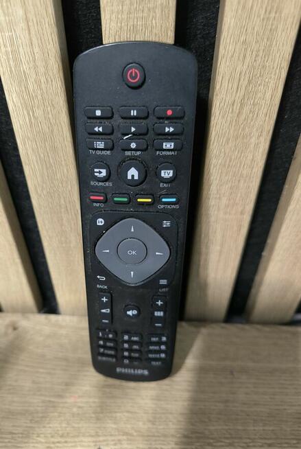 22 Cali TV Philips 12V TIR CAMPER LED DVB-T2 Hevc + Upominek