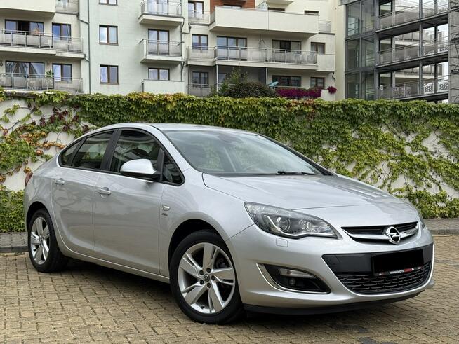 Opel Astra 1.4 Turbo, Sedan, BDB stan, Oryginalny Lakier