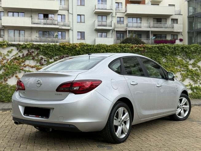 Opel Astra 1.4 Turbo, Sedan, BDB stan, Oryginalny Lakier