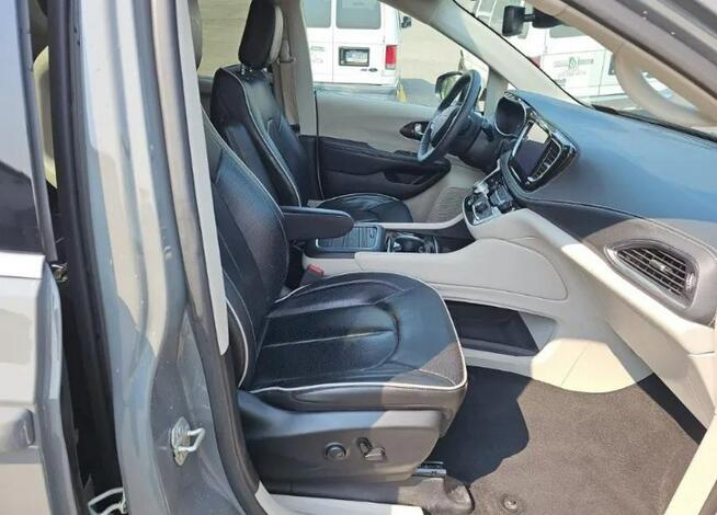 Chrysler Pacifica LIMITED / AWD / niski przebieg