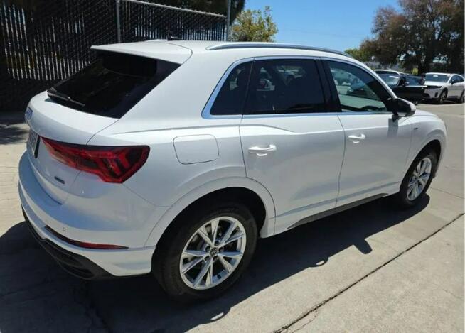 Audi Q3 Bogata wersja wyposażenia / Quattro / S-Line / niski przebieg