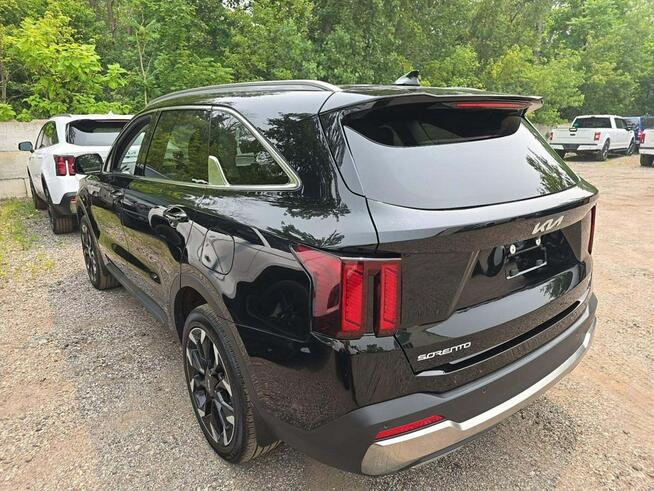 Kia Sorento Bogata wersja wyposażenia / AWD / niski przebieg