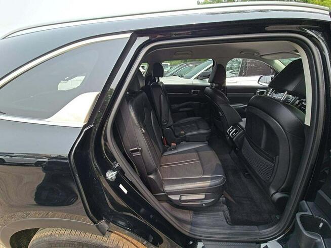 Kia Sorento Bogata wersja wyposażenia / AWD / niski przebieg